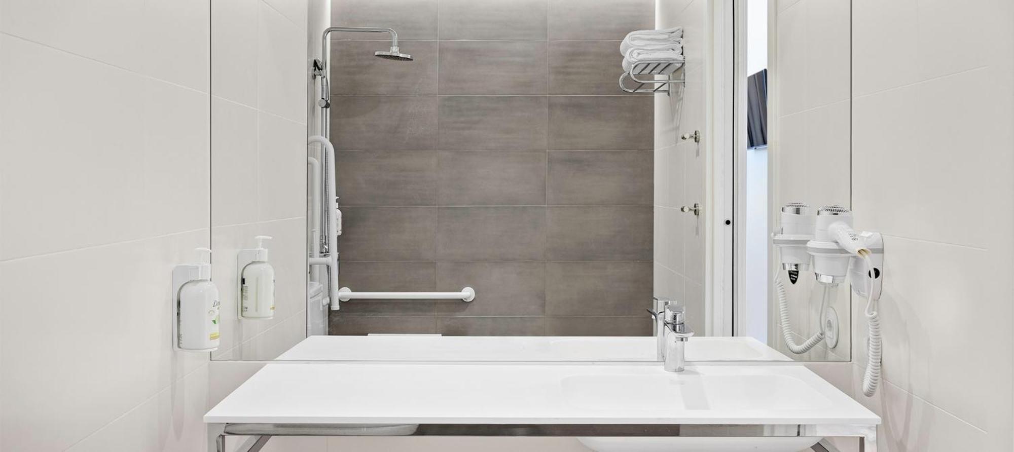 B&B Hotel Madrid טרס קנטוס מראה חיצוני תמונה