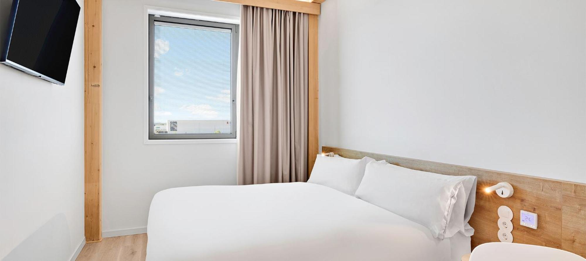 B&B Hotel Madrid טרס קנטוס מראה חיצוני תמונה
