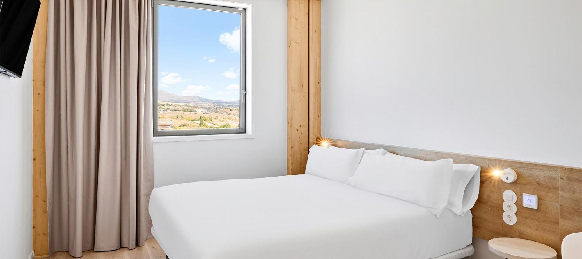 B&B Hotel Madrid טרס קנטוס מראה חיצוני תמונה
