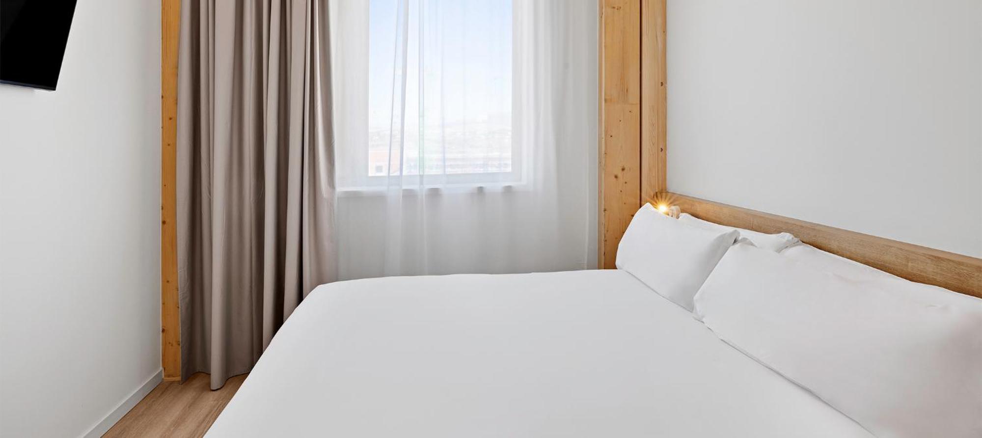 B&B Hotel Madrid טרס קנטוס מראה חיצוני תמונה