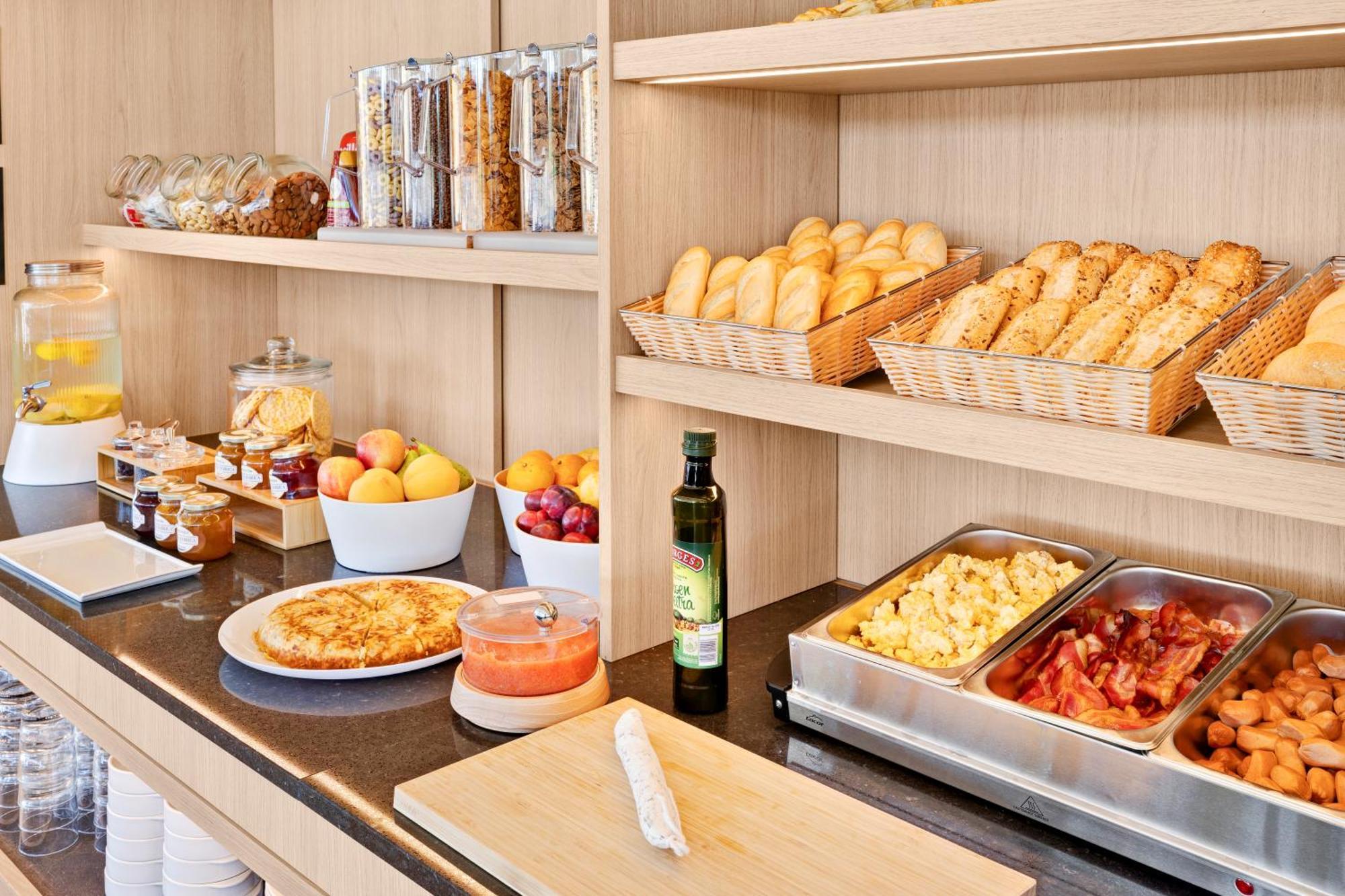 B&B Hotel Madrid טרס קנטוס מראה חיצוני תמונה